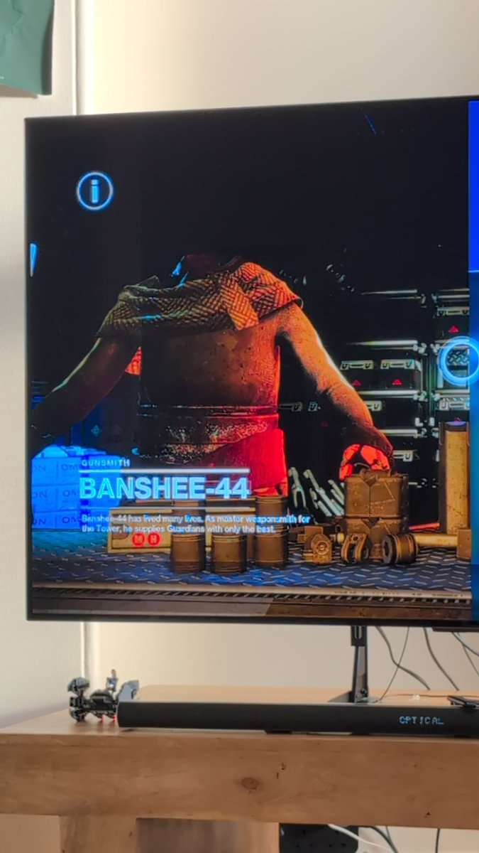 Antitotals's tweet photo. Yo @Bungie you forgot to tell Banshee that Halloween is over and he can put his head back on 

#destiny2 #banshee44 #headleasgunsmith https://t.co/zLH7atdmDC