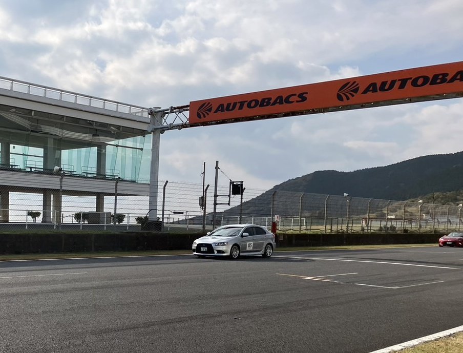 RETURN_HORNET's tweet image. #ギャランフォルティス
1年振りのオートポリス走行会
全開走行でエンジンぶん回して
楽しかったが、タイム短縮できず
相変わらずブレーキつっこみ過ぎ…
まだまだ下手くそやな〜