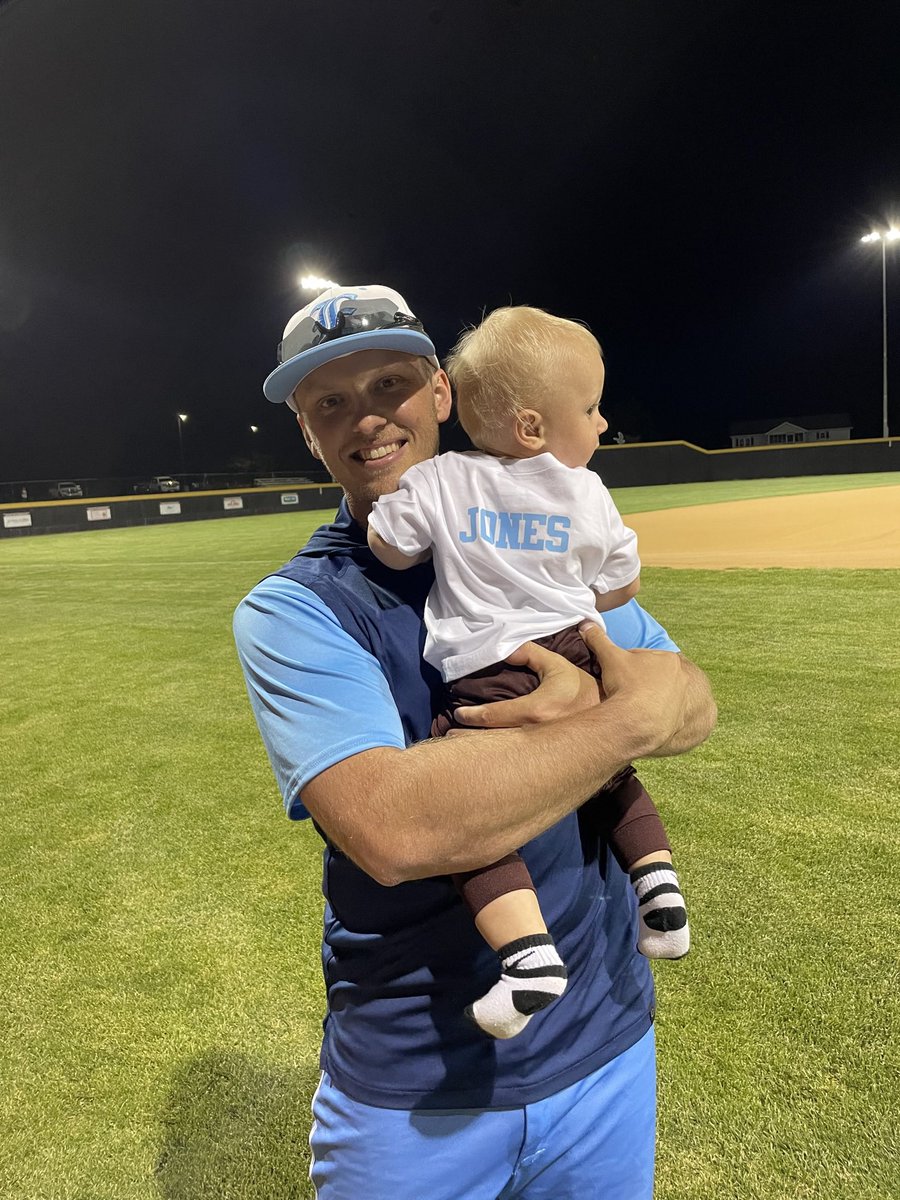 Happy birthday to my right hand man <a href="/carson_jones21/">Carson Jones</a>.