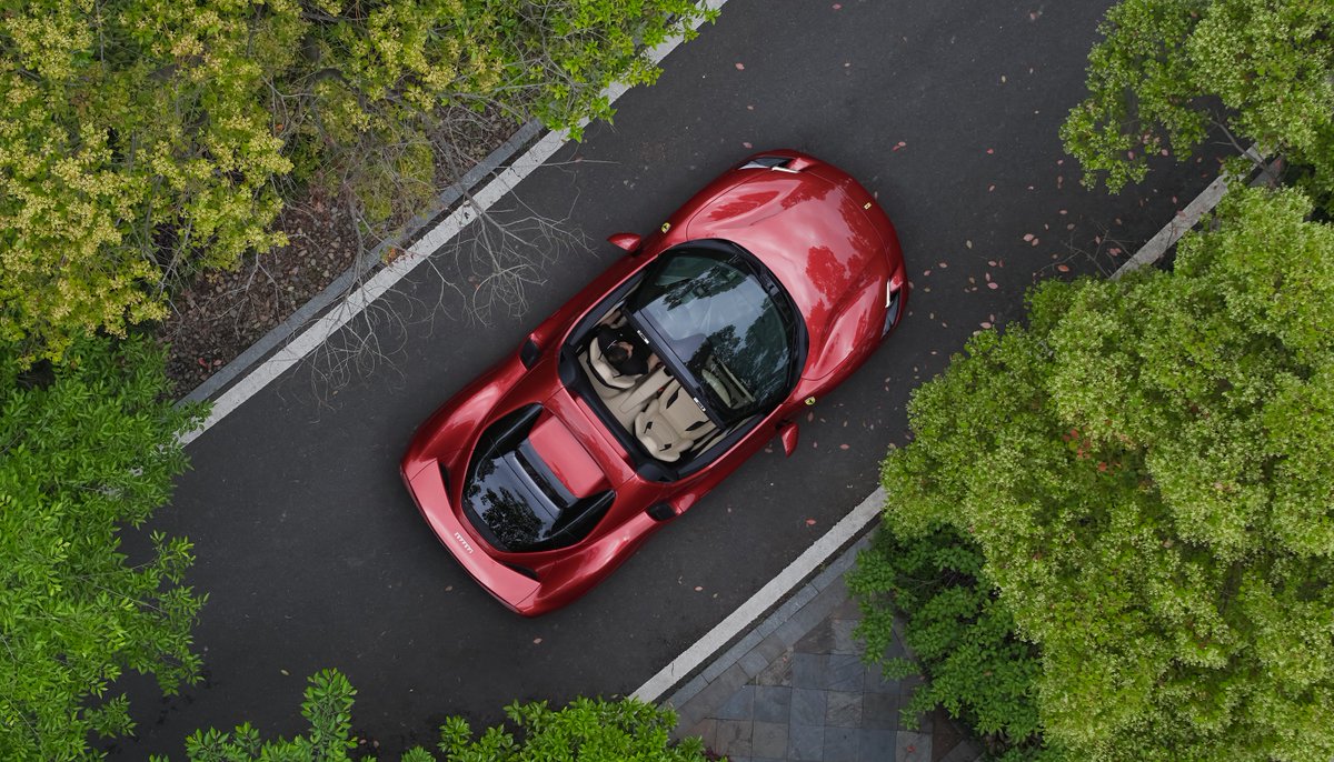 These roads were made for us – and we’ve got 830cv to unleash.

#Ferrari296GTS #Tonglu #China #DrivingFerrari #Ferrari