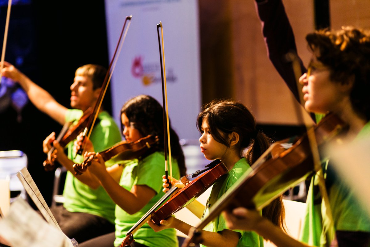 EscuelaOrquesta's tweet photo. Lamentamos la pérdida del Centro Musical Las Armas, un espacio cultural en nuestra ciudad que deseamos pronto encuentre solución. Os dejamos con imágenes de nuestro pasado ensayo preparando nuestro concierto para el @AuditorioZGZ 
https://t.co/bzyIs293lt https://t.co/Oy4vq4bulG