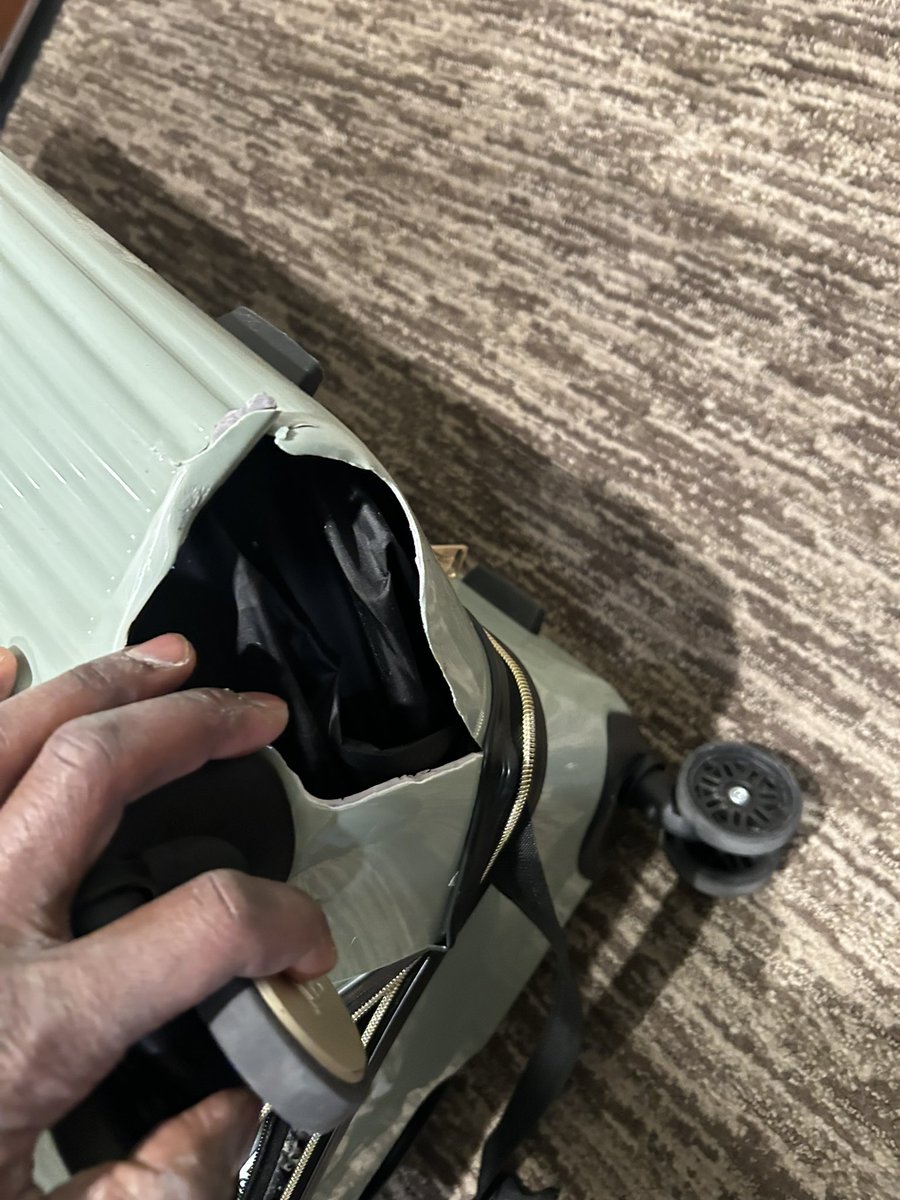LeHayPress's tweet photo. I have no idea why I flew @united first class to #Utah ! My brand new luggage destroyed after being charged $200 ! Horrible customer service and zero resolution for refund and compensation ๐ I guess itโs back to @Delta ? #travelpros https://t.co/e9m6nNHFLy