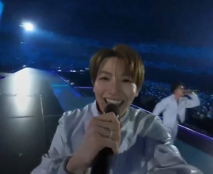 kpoppingcom's tweet photo. TREASURE's Junkyu's camera play during 'RUN' performance at the 2024 MAMA Awards https://t.co/EUTkfa9boN