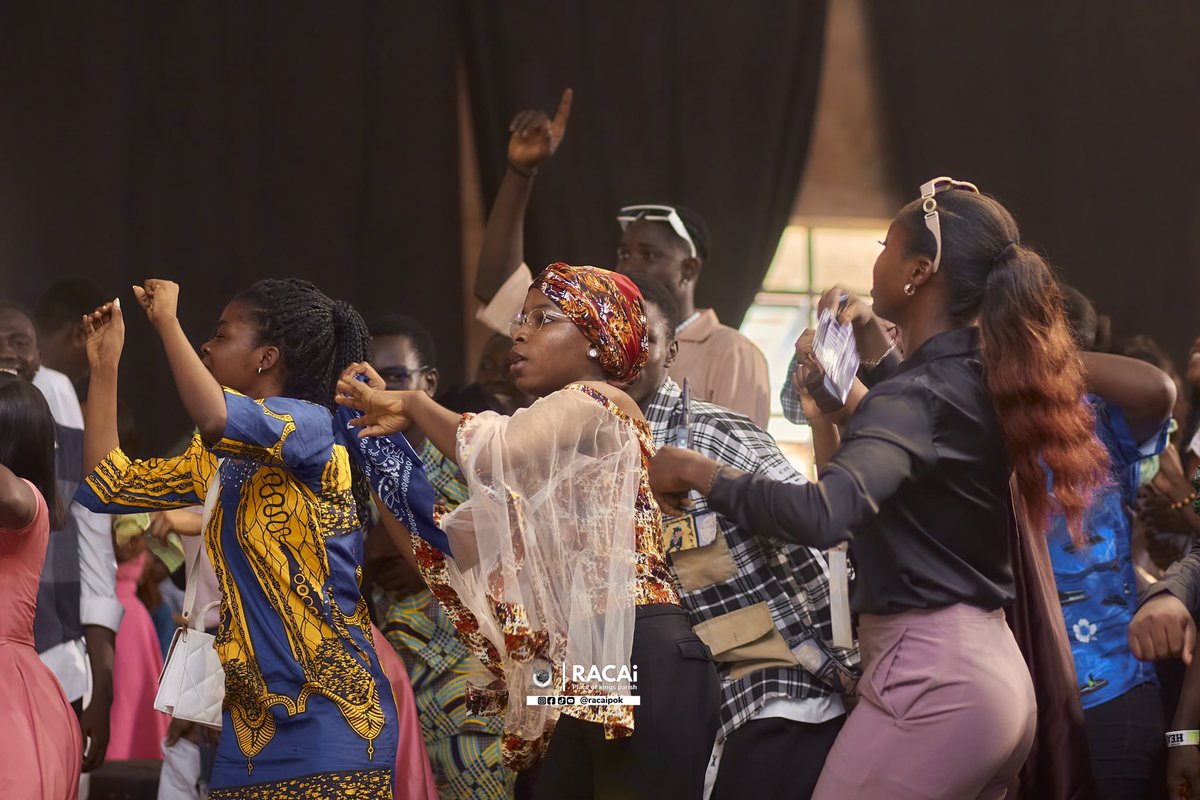 RacaiPok's tweet photo. Uruese: The joy of thanksgiving is satisfying 😘 Thanksgiving cannot be complete without giving the praises of dance 🤩 

#thanksgiving #thankgod #racai #racaipok #unibenchurch #thanksgivingservice https://t.co/RoMHkMmkii