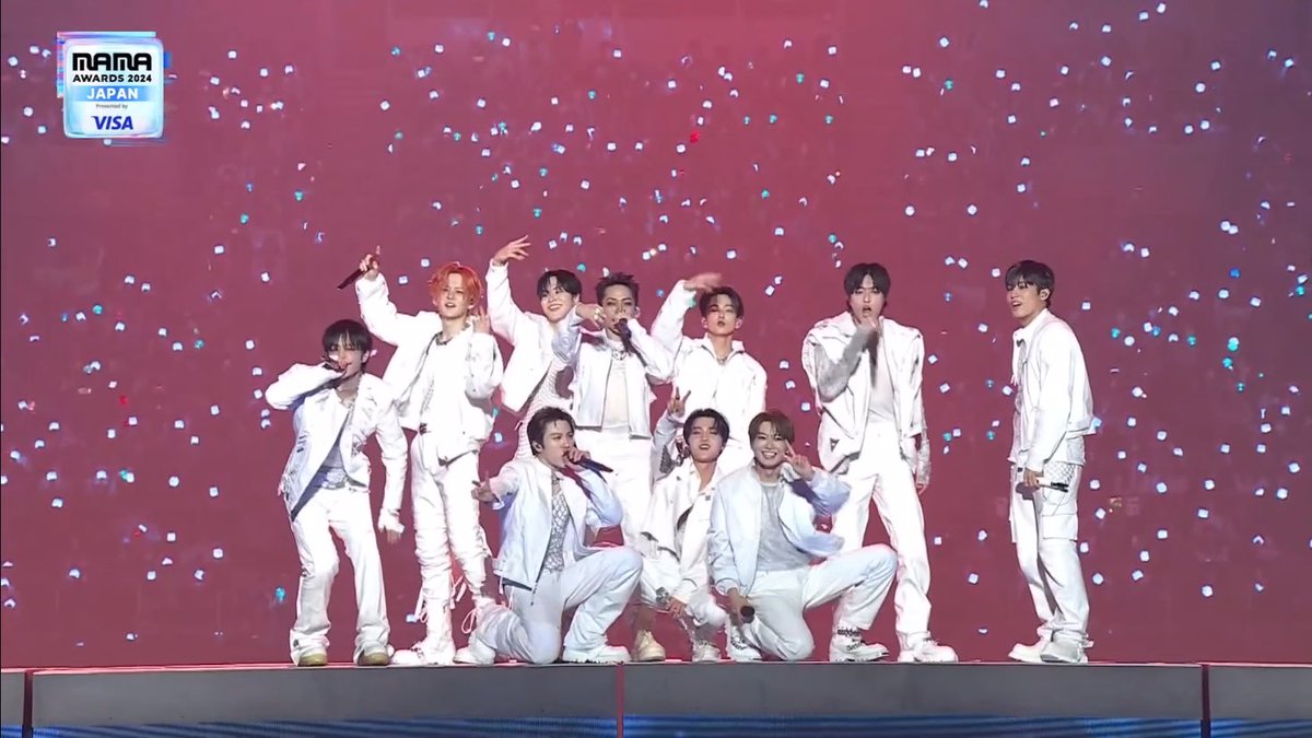 HYUNH4YI's tweet photo. all they had was themselves and their live skills on that stage and DELIVERED!! WE LOVE YOU TREASURE! https://t.co/09ZKAH8Me7