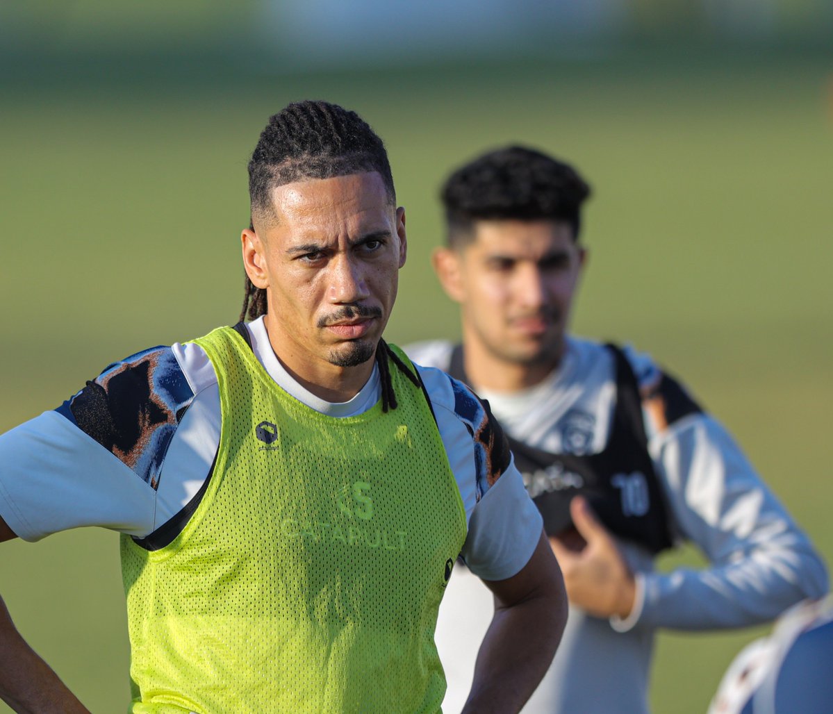 Unitedfans2023's tweet photo. Chris Smalling now plays for Al Fayha FC ( نادي الفيحاء السعودي) in Saudi Arabia 🇸🇦
Happy birthday 🎂
#MUFC #ChrisSmalling #AlFayhaFC https://t.co/OP6fUn1Noc