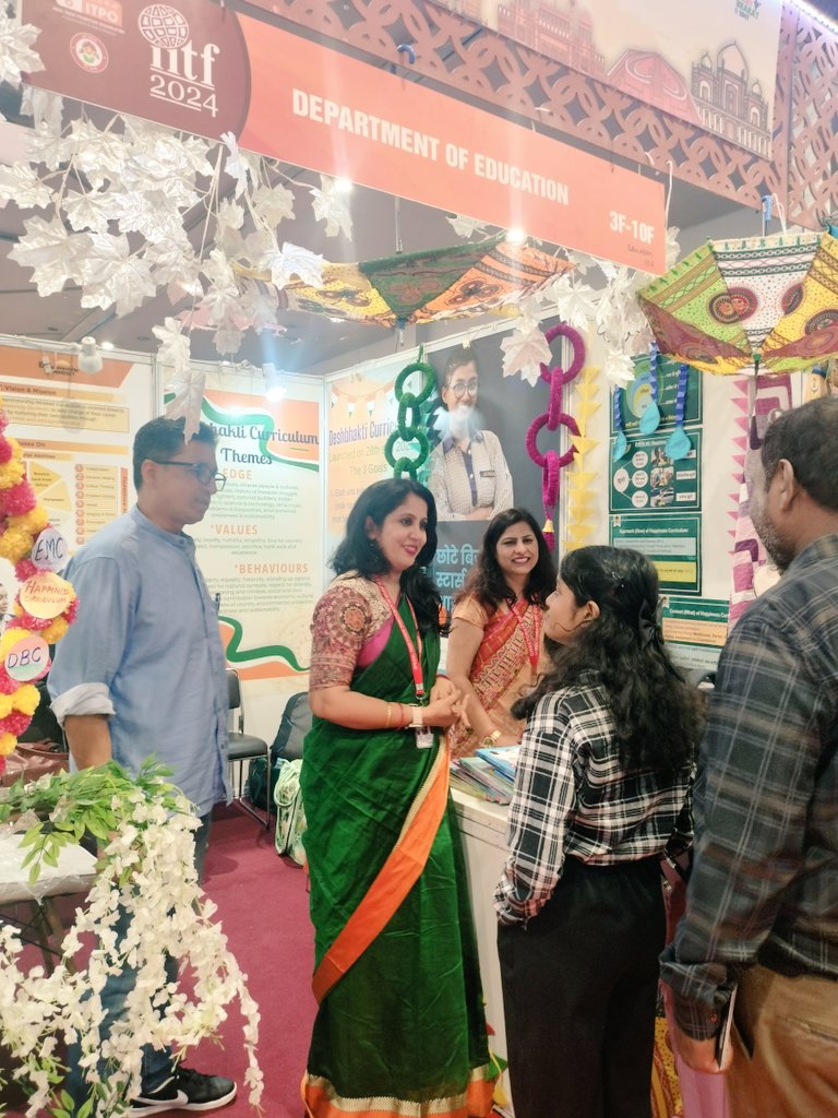 A moment of pride #IITF2024 where you get glimpse of all the mindset curriculum <a href="/Dir_Education/">DIRECTORATE OF EDUCATION Delhi</a> .Showcasing our innovations ,creativity and transformation in education.
#EMC 
<a href="/SapnaYadav_EMC/">Sapna Yadav</a> 
<a href="/DhonchakSwati/">Swati Dhonchak</a>