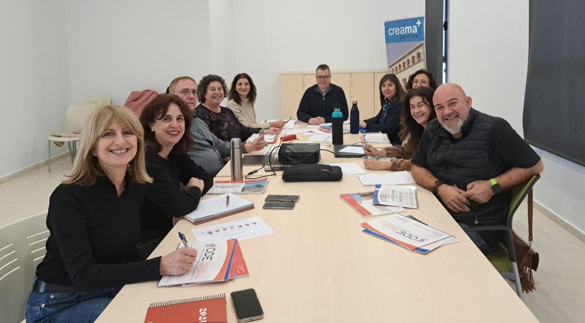 creama_org's tweet photo. Hoy en 📍 #CreamaBenissa ha tenido lugar la reunión 🗣️ del equipo de empresa de #Creama para valorar 📊 el #CicloDeComercio2024, i preparar nuevos proyectos 💡 junto con el @ceeielche 
#TreballemJuntsPerLaComarca #MarinaAlta #NousProjectes #ComerçIEmpresa https://t.co/wVucqaFmk3