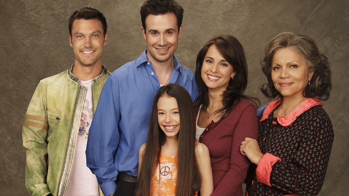 𝙏𝙑 𝙏𝙧𝙞𝙫𝙞𝙖! 🍿                    
Can you name this television show?