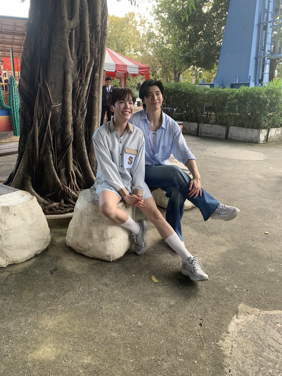 MmbowyY's tweet photo. 22/11/24 เป็นวันที่มีความสุขมากๆๆๆๆ หายเหนื่อยจากงานและทุกอย่างเลย บอกในpost it ไปหมดแล้ว แต่จะบอกอีก ขอบคุณที่เข้ามาเป็นความสุขในชีวิตนะคะ
#pondponlawit 
#cooheart 
#PondEarthXBiore https://t.co/pa5GpIR3Fi