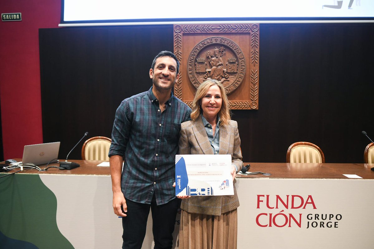 FVeterinariaUZ's tweet photo. 🏆 Resuelto el I Premio de la Cátedra Fundación Grupo Jorge Talento e Innovación 2024. Proyecto "Alimentación porcina para la mejora de la circularidad del nitrógeno", de Javier Álvarez y Diego Nicolás. #catedrafundaciónGrupoJorge https://t.co/cukgc9JzoF