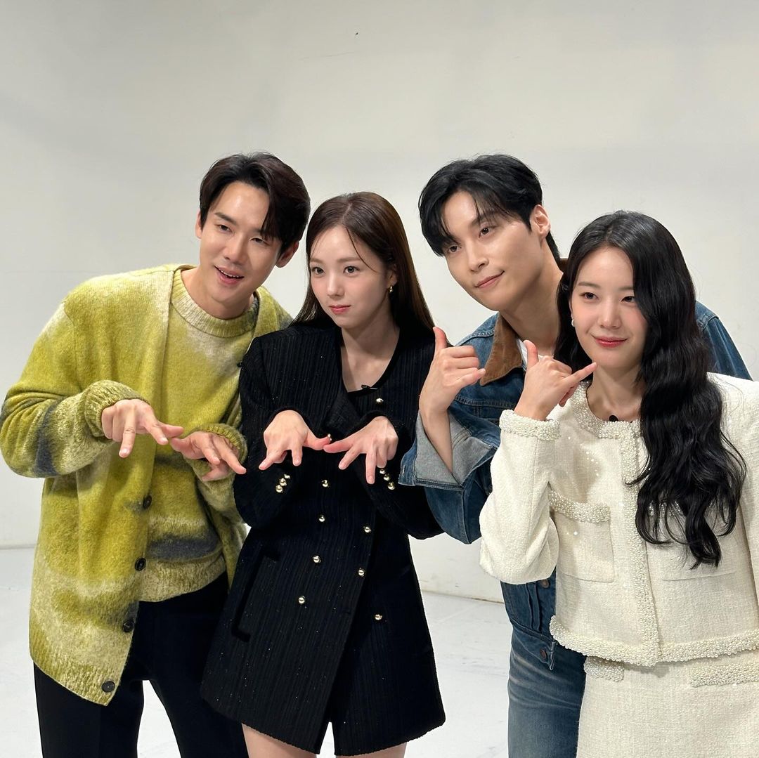 Yeonseok411_IFC's tweet photo. 20241122 📸 #YooYeonSeok's Instagram update
"Finally today is the first broadcast of #WhenthePhoneRings!!! 😍 #WTPR #Watchitlive"
https://t.co/nw2IEZqOd5 #ChaeSooBin #HeoNamJun #JangGyuri #유연석 https://t.co/loaMIZri5Z