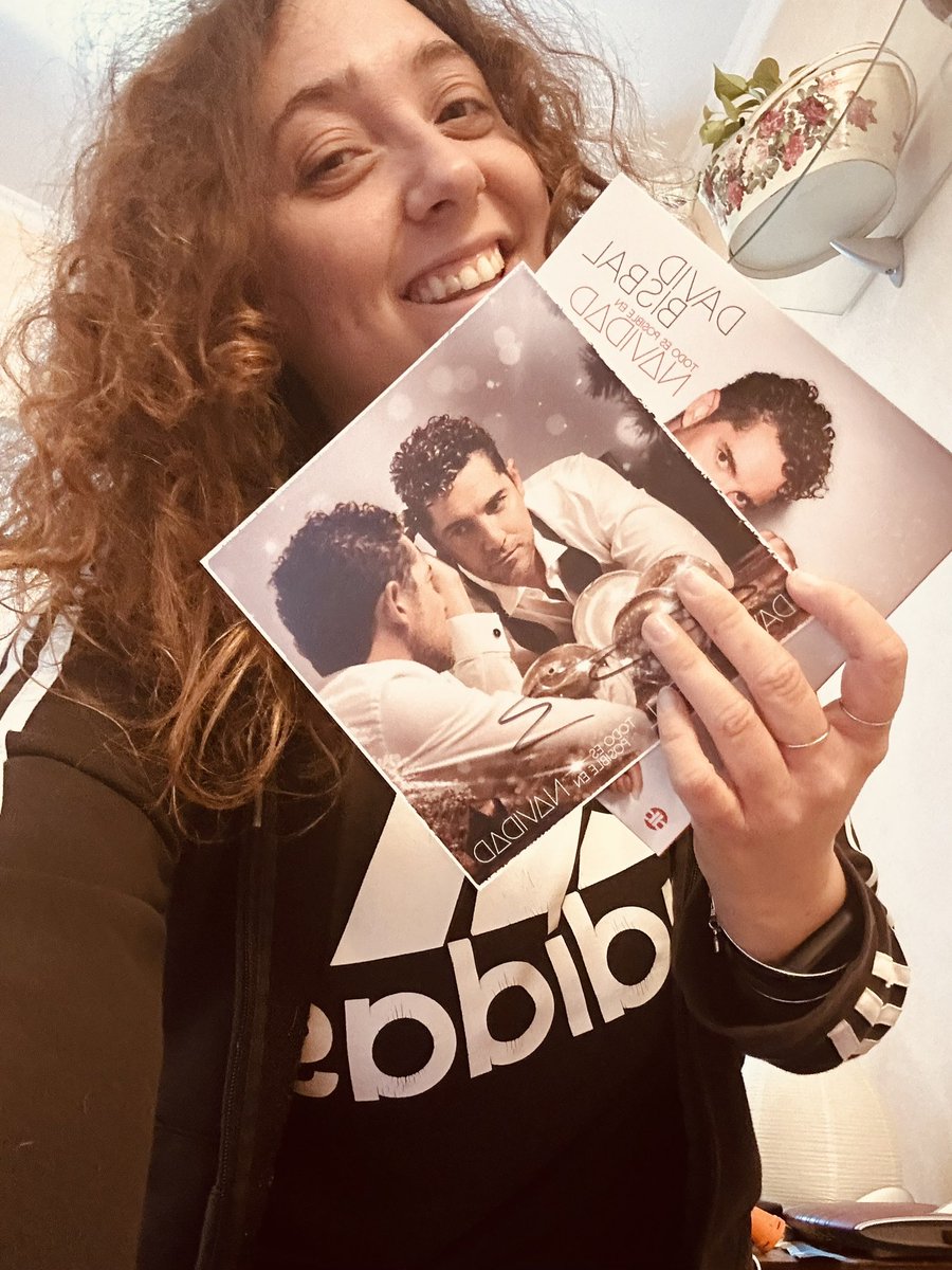 dadycol25's tweet photo. @davidbisbal finalmente llegó , estoy enamorada de este álbum , estoy muy feliz 😍 que maravilla un beso muy grande desde Italia 🇮🇹🩵 https://t.co/PC3Y5xqQhE