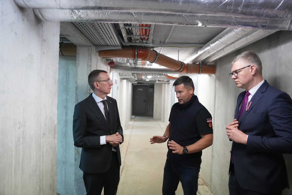 Valsts prezidenta kanceleja (@rigas_pils) on Twitter photo Rīgas valstspilsētas vizītes laikā Valsts prezidents <a href="/edgarsrinkevics/">Edgars Rinkēvičs</a> apskatīja divas patvertnes iedzīvotāju pasargāšanai katastrofu un militāra apdraudējuma gadījumā
📸 flic.kr/s/aHBqjBSzRg Rīgas valstspilsētas vizītes laikā Valsts prezidents <a href="/edgarsrinkevics/">Edgars Rinkēvičs</a> apskatīja divas patvertnes iedzīvotāju pasargāšanai katastrofu un militāra apdraudējuma gadījumā
📸 flic.kr/s/aHBqjBSzRg