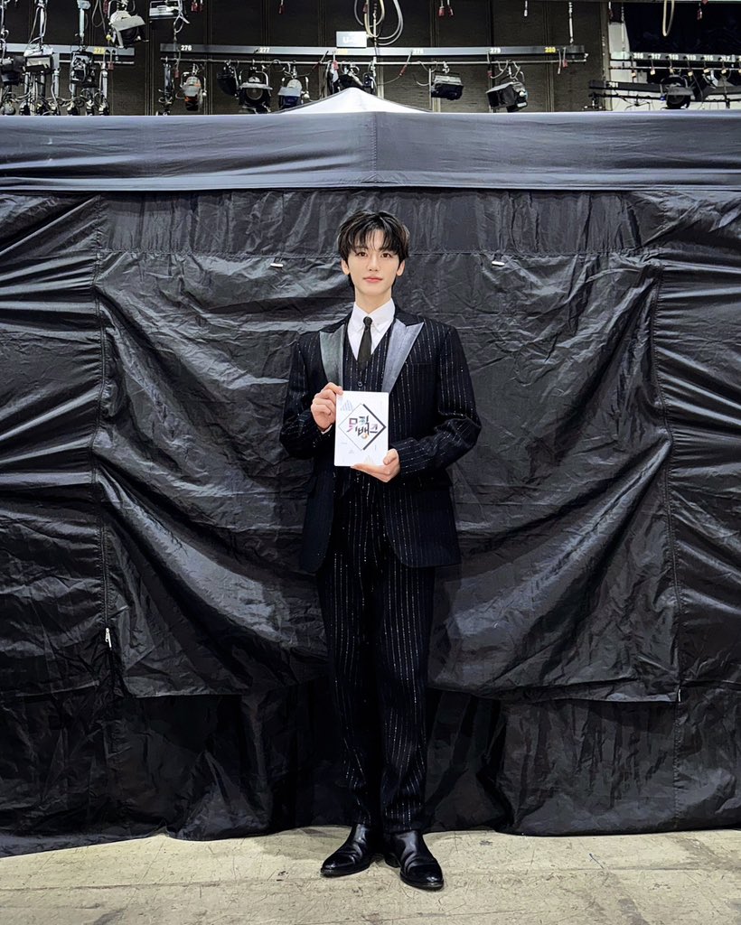 813UPDATES's tweet photo. The MuBank Cat President

SPECIAL MC JAEMIN
#MCJAEMINxMusicBank #JAEMIN #재민 https://t.co/KYtWOmtllF