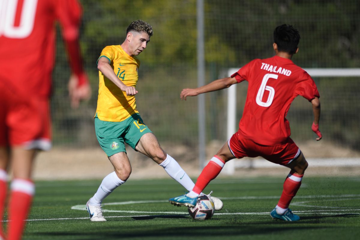 One action-packed half! Let's go, boys 💚💛