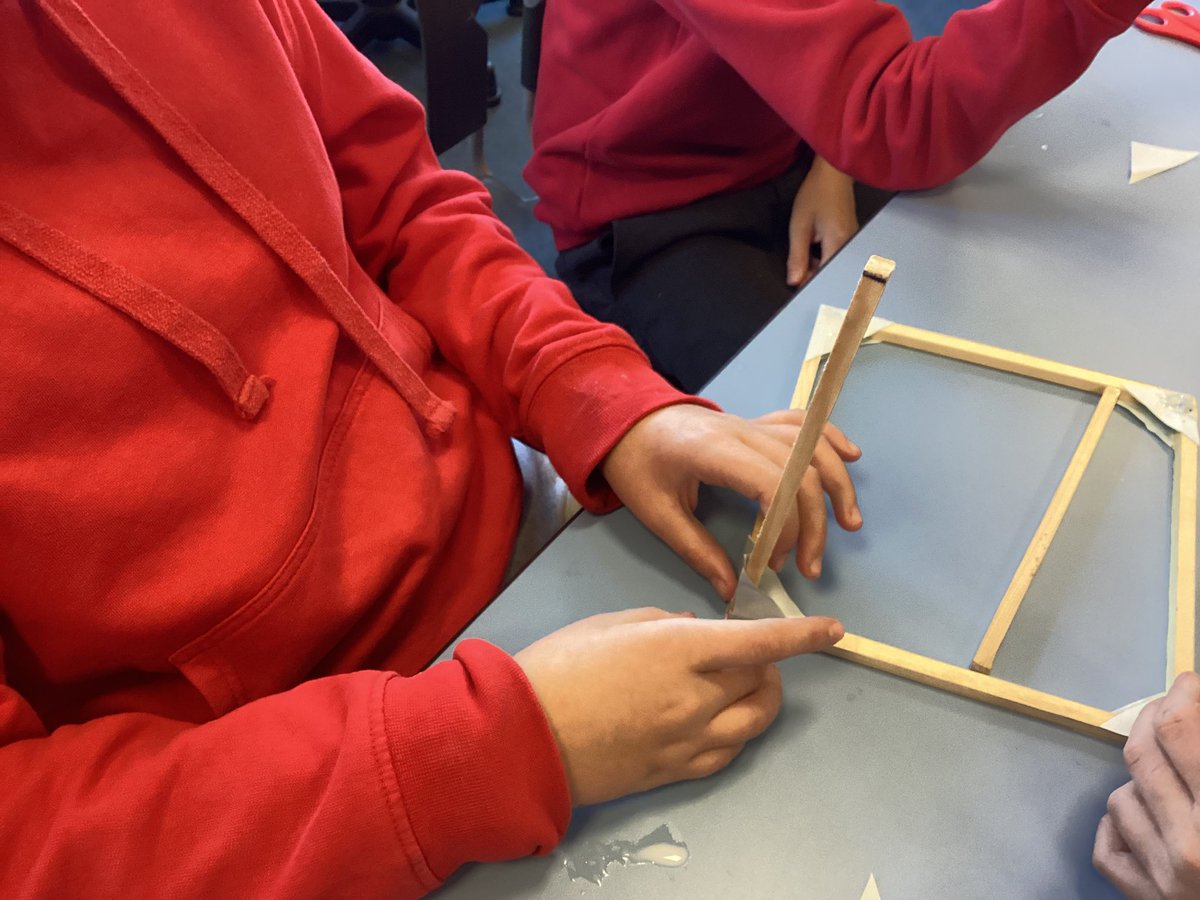 LauraShore6's tweet photo. Our favelas are coming together nicely! #joeysdt @stjs_staveley https://t.co/u0hHWT5W5a