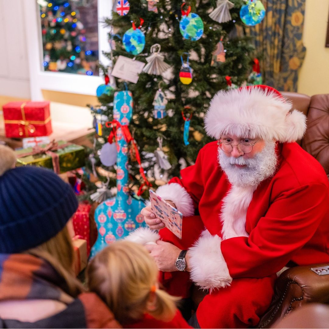 🎅✨ Father Christmas is Coming to the Food Museum on Sunday 15 Dec! ✨🎅

Receive your personalised invitation and meet Father Christmas in a 15-minute session, including a specially chosen gift for your little one🎁

Tickets must be pre-booked:
 foodmuseum.org.uk/events/father-…
