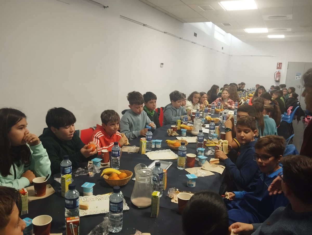 Cultura Científica UEx (@uexdivulga) on Twitter photo 🌀🔬🎲👾Hoy hemos celebrado un estupendo Desayuna con la Ciencia + Cultura Emprendedora en Facultad Formación Profesorado @ffp_uex
Nos acompaña alumnado CEIP la Acequia de Puebla de Argueme y CEIP Ntra Sra del Consuelo de Logrosan 👋🏼
<a href="/infouex/">UEx</a> <a href="/CulEmprendedora/">CulturaEmprendedora</a>
<a href="/educacionEXT/">Educación, Ciencia y Formación Profesional</a> 🌀🔬🎲👾Hoy hemos celebrado un estupendo Desayuna con la Ciencia + Cultura Emprendedora en Facultad Formación Profesorado @ffp_uex
Nos acompaña alumnado CEIP la Acequia de Puebla de Argueme y CEIP Ntra Sra del Consuelo de Logrosan 👋🏼
<a href="/infouex/">UEx</a> <a href="/CulEmprendedora/">CulturaEmprendedora</a>
<a href="/educacionEXT/">Educación, Ciencia y Formación Profesional</a>