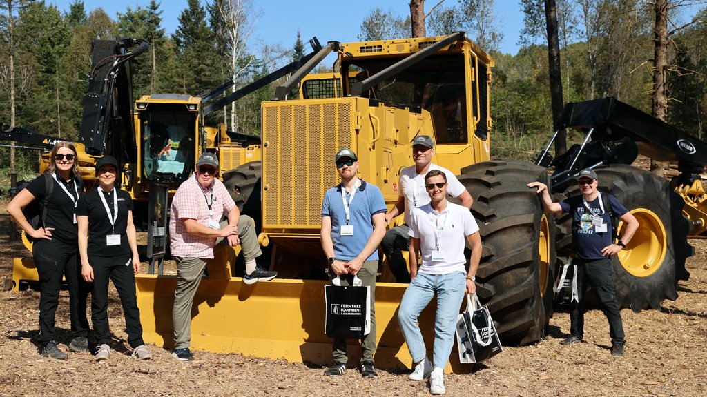 Metsäalan klusteri #ForestJoensuu palkittiin yhteisöpalkinnolla. Forest Joensuu vauhdittaa planeettaa korjaavien ratkaisujen syntymistä, jotka ovat avainasemassa hillitsemässä ja torjumassa metsäpaloja, luontokatoa ja ilmastonmuutosta.🌱 #TPKVP2024 #kansainvälistymispalkinto