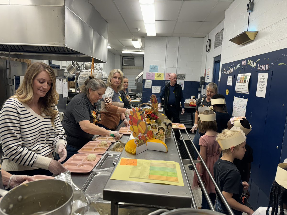 Happy Thanksgiving HES Family!