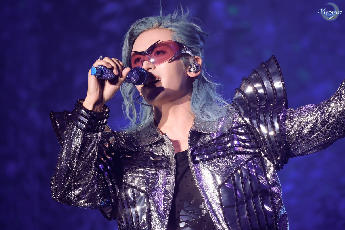 Moonrise0511's tweet photo. 𝟚𝟘𝟚𝟜.𝟙𝟙.𝟙𝟞

ℙ𝕣𝕚𝕞𝕠𝕣𝕕𝕚𝕒𝕝 𝕋𝕙𝕖𝕒𝕥𝕖𝕣 𝕀𝕀 ℂ𝕠𝕟𝕔𝕖𝕣𝕥 𝕚𝕟 𝕊𝕖𝕠𝕦𝕝 

#ZhangZhehan 
#ZhangZhehan张哲瀚
#张哲瀚 #張哲瀚 #ZZH 
#チャンジャーハン 
#장철한 #จางเจ๋อฮั่น
#zhangsanjian
#张三坚
#TheRealZhangZhehan 
#zhangzhehan_super3
#WordOfHonor 
#山河令 https://t.co/NK8uiHLmh5