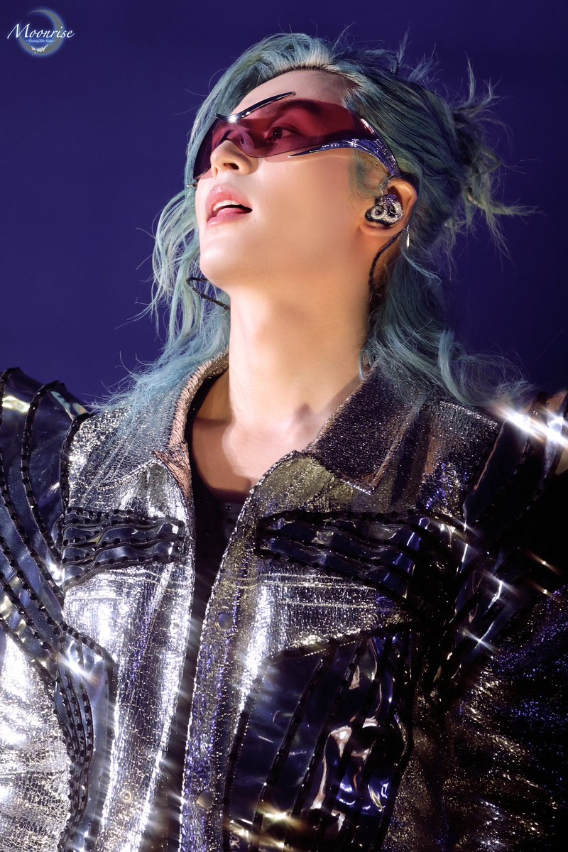 Moonrise0511's tweet photo. 𝟚𝟘𝟚𝟜.𝟙𝟙.𝟙𝟞

ℙ𝕣𝕚𝕞𝕠𝕣𝕕𝕚𝕒𝕝 𝕋𝕙𝕖𝕒𝕥𝕖𝕣 𝕀𝕀 ℂ𝕠𝕟𝕔𝕖𝕣𝕥 𝕚𝕟 𝕊𝕖𝕠𝕦𝕝 

#ZhangZhehan 
#ZhangZhehan张哲瀚
#张哲瀚 #張哲瀚 #ZZH 
#チャンジャーハン 
#장철한 #จางเจ๋อฮั่น
#zhangsanjian
#张三坚
#TheRealZhangZhehan 
#zhangzhehan_super3
#WordOfHonor 
#山河令 https://t.co/NK8uiHLmh5