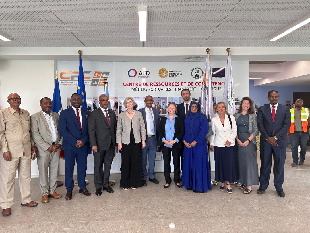 📣Inauguration CRC🇩🇯📣 
👍🏾<a href="/A_Kamil_Mohamed/">Abdoulkader Kamil Mohamed</a> 1erMin 
👍🏾<a href="/Dana_Purcarescu/">Dana Purcarescu</a> <a href="/FranceaDjibouti/">France à Djibouti</a>
👍🏾<a href="/DenisaIoneteEU/">Denisa-Elena IONETE</a> <a href="/UEaDjibouti/">UE à Djibouti</a>
👍🏾<a href="/YMDawaleh/">Youssouf Moussa Dawaleh</a> <a href="/CCDjibouti/">Chambre de Commerce</a>
👍🏾<a href="/EricdeGuerpel/">Eric de Guerpel</a> <a href="/AFD_France/">Agence Française de #Développement (AFD) 🇫🇷 🇪🇺</a>
🇪🇺🇫🇷🤝🏾🇩🇯appui àla profesionnalisation des jeunes/desentreprises dela filière transport-losgistique-portuaire