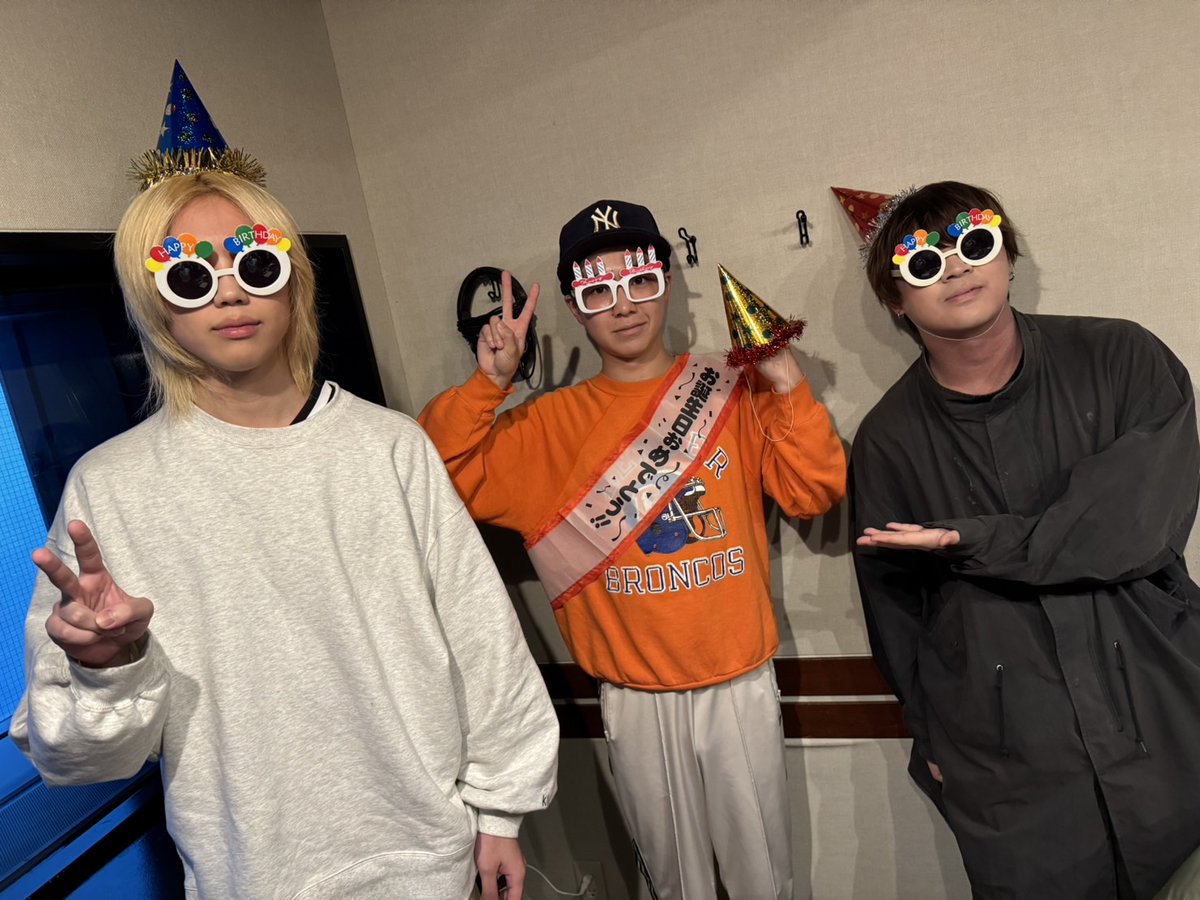 FESTIVALOUT's tweet photo. 【 #RADIOBLAST】

第4週目は #KALMA の #レディブラ をお届け！

「1分間のこれが好き！」
今日は畑山悠月さんが赤羽の「立飲み いこい」についてお話ししました🍻✨

ちなみにこの回の収録日が悠月さんの誕生日当日だったということでアフタートークでは誕生日会もやってます🎉

#FESTIVALOUT https://t.co/wr22BkWh6X