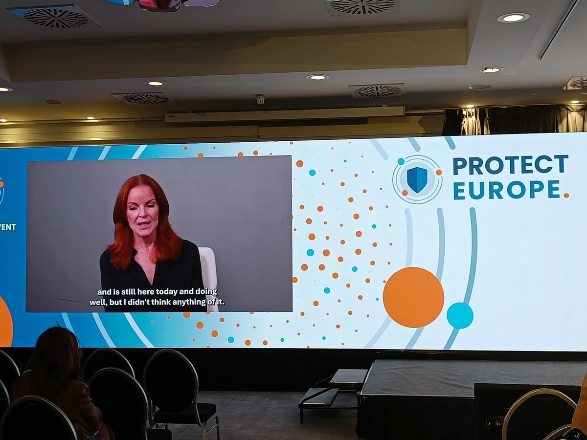 EuropeanCancer's tweet image. A powerful video message from Marcia Cross and Lillian Kreppel (HPVCancersAlliance) is resonating at the #PROTECTEUROPE showcase event. 🎥  

Their heartfelt call for HPV awareness and action underscores the urgency of eliminating HPV-related cancers. Together, we can protect