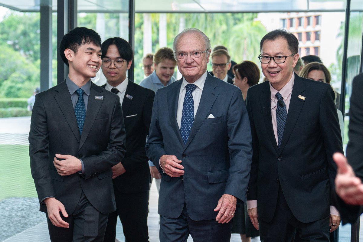 Yesterday, #NTUsg welcomed His Majesty King Carl XVI Gustaf of Sweden to  the #NTUsgSmartCampus during his state visit to Singapore. The visit  deepened ties with Swedish institutions through new agreements with  @LundUniversity