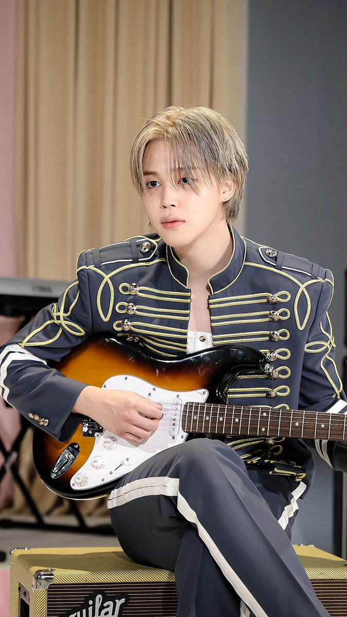 TheePopCore's tweet photo. #JIMIN becomes the first solo artist to win a Daesang at the MAMA AWARDS since #TAEYANG (Song of the Year) in 2014. https://t.co/HWFuWfURUh