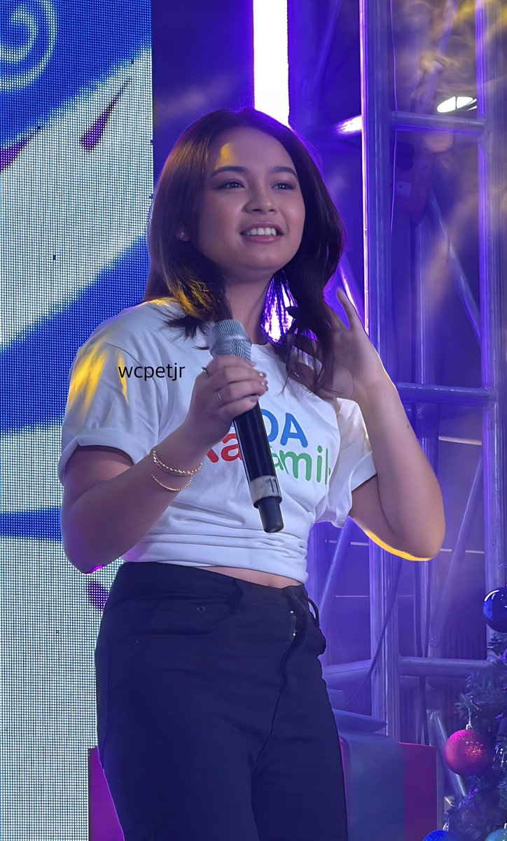 wcpetjr's tweet photo. Kolette @kolettemadelo 
55K dumagsa sa Vista Mall Bataan!
#BidaKapamilya 
full video: https://t.co/xMpCN4lPKd https://t.co/HRpEpRJI2y