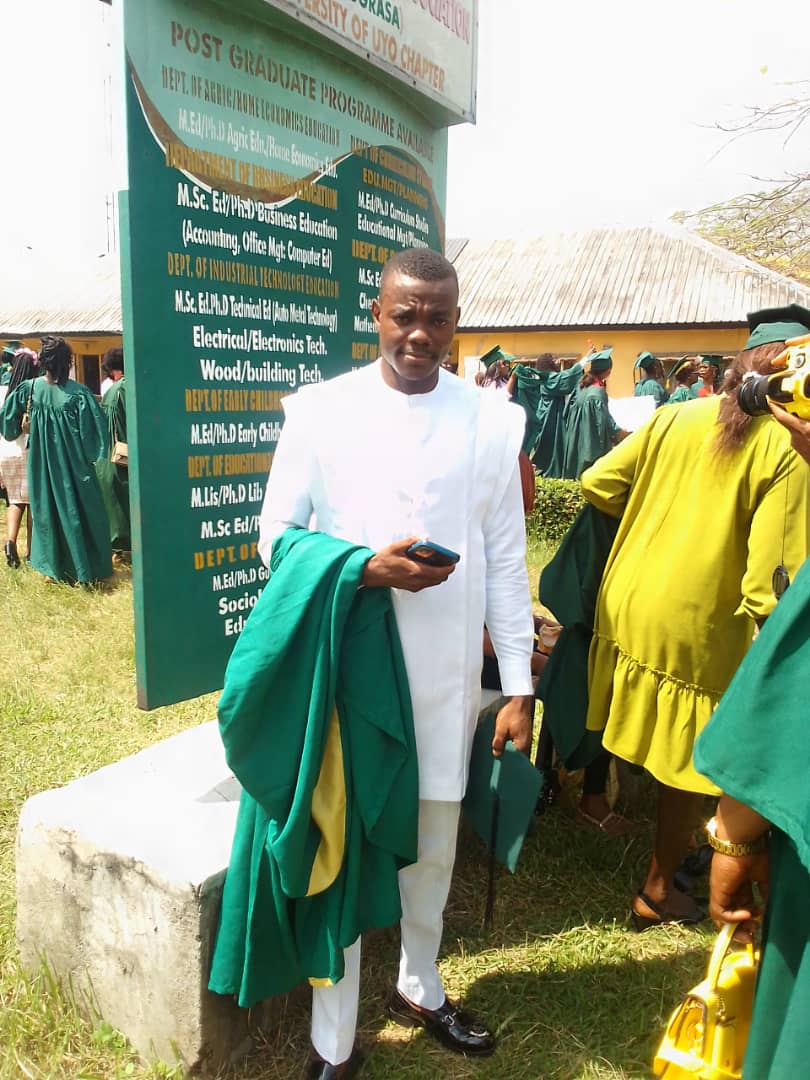 Samuelchrisz's tweet photo. Officially a member of Teachers Registration Council of Nigeria (TRCN).
I allot thanks to God, my family and friends for making this journey a successful one .

#Kriszzmanadroit💪 https://t.co/qAjjjL1dOz