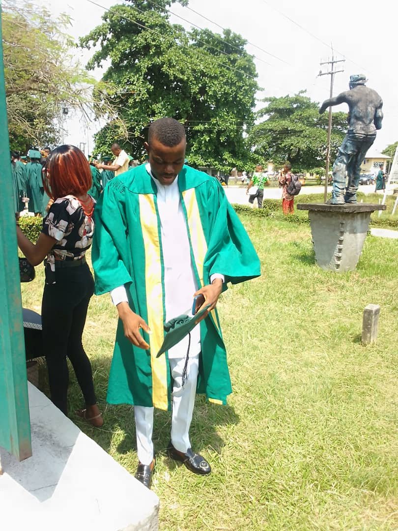 Samuelchrisz's tweet photo. Officially a member of Teachers Registration Council of Nigeria (TRCN).
I allot thanks to God, my family and friends for making this journey a successful one .

#Kriszzmanadroit💪 https://t.co/qAjjjL1dOz