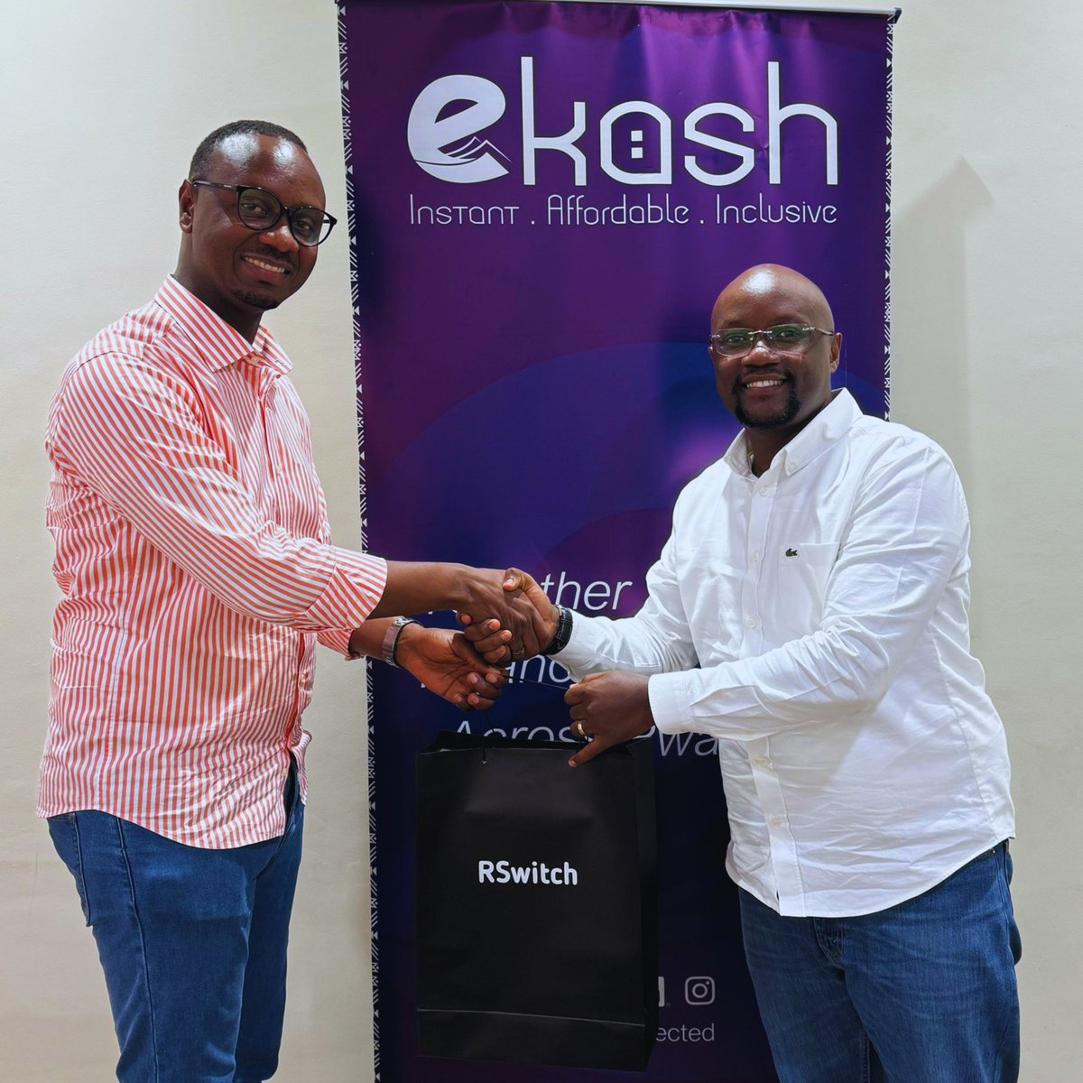 RSwitch's tweet photo. @RSwitch and @imbankrw: partnering to make digital payments seamless, inclusive, and for the people. 

Together, we’re shaping a future where finance truly empowers.

#FinancialInclusion #RSwitch #Innovation https://t.co/e72JKC7ZBO