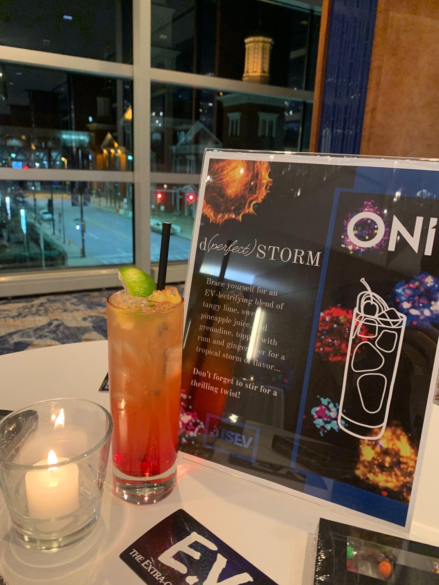 oniHQ's tweet image. 🍹 Thank you for coming to our happy hour at #ISEVxTech2024 last night! It was a great opportunity to network with other #ExtraCellularVesicle enthusiasts.🌟 

👨‍🔬 We are still here so visit our booth to hear about #EVProfiler2 with #AutoEV, #AploFlow, and the #Nanoimager! 🔬