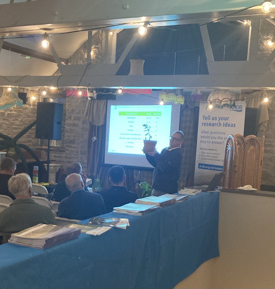 cereals_sw's tweet image. There endeth a snowy and fairly long haul plant nutrient double header. @mrlancrop on sparkling for as ever, thanks also to Tim & Shaun @wessexwater and our hosts @monitorfarm & @steanbowfarms 👏👍 #knowledge @AHDB_Cereals