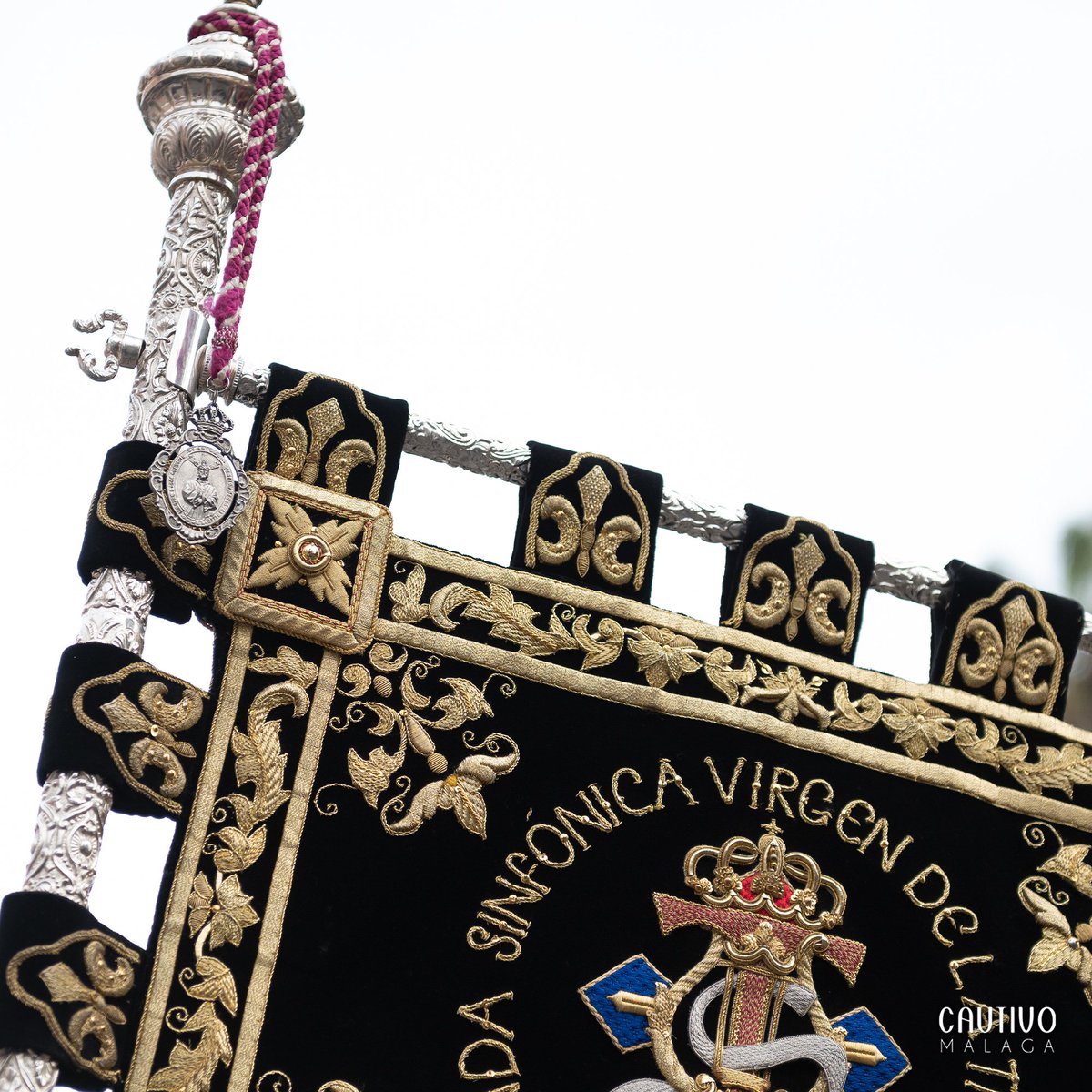 BANDAS - En el día de Santa Cecilia, patrona de la música, felicitamos a los componentes de nuestras queridas <a href="/bandacautivomlg/">CCTT Cautivo Málaga</a> y <a href="/Banda_Trinidad/">Trinidad Sinfónica</a> por el esfuerzo y compromiso que cada día dedican a Jesús Cautivo y la Virgen de la Trinidad a través de sus notas musicales.