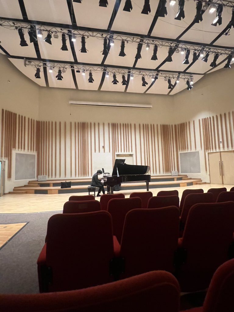 Good to catch my <a href="/UoMMusic/">UoMMusic</a>  first year student Peter rehearse some Chopin for his first lunchtime concert this afternoon. Unfortunately I can’t be there in the performance as I’m now heading down south for my recital tonight at <a href="/southhillpark/">South Hill Park</a> . 🚂🎹