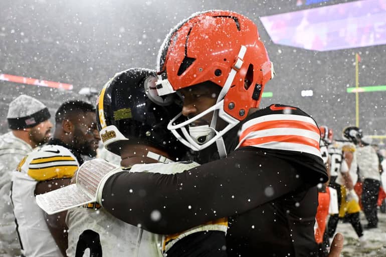 MaskedCollect's tweet image. Thaaaas fooball babyy