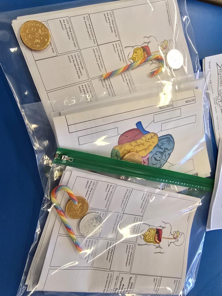 CD_HSC_WCSA's tweet photo. Y13 we're happy to recieve their early Christmas present from me today.... A unit 4 revision pack.... obviously including a chocolate coin and candy cane to get them in the revision I mean Christmas spirit 🎄 https://t.co/g94hAtgIP6