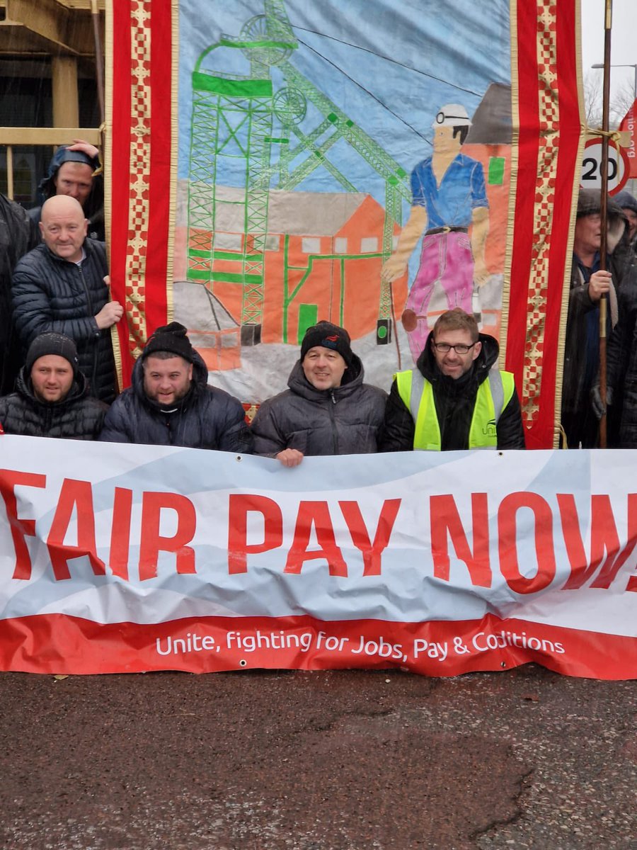 Proud moment this morning . We were joined on our picket line by the miners of the Sutton Manor Colliery.
Veterans of the 84/85 strikes.
An inspiration to workers everywhere.