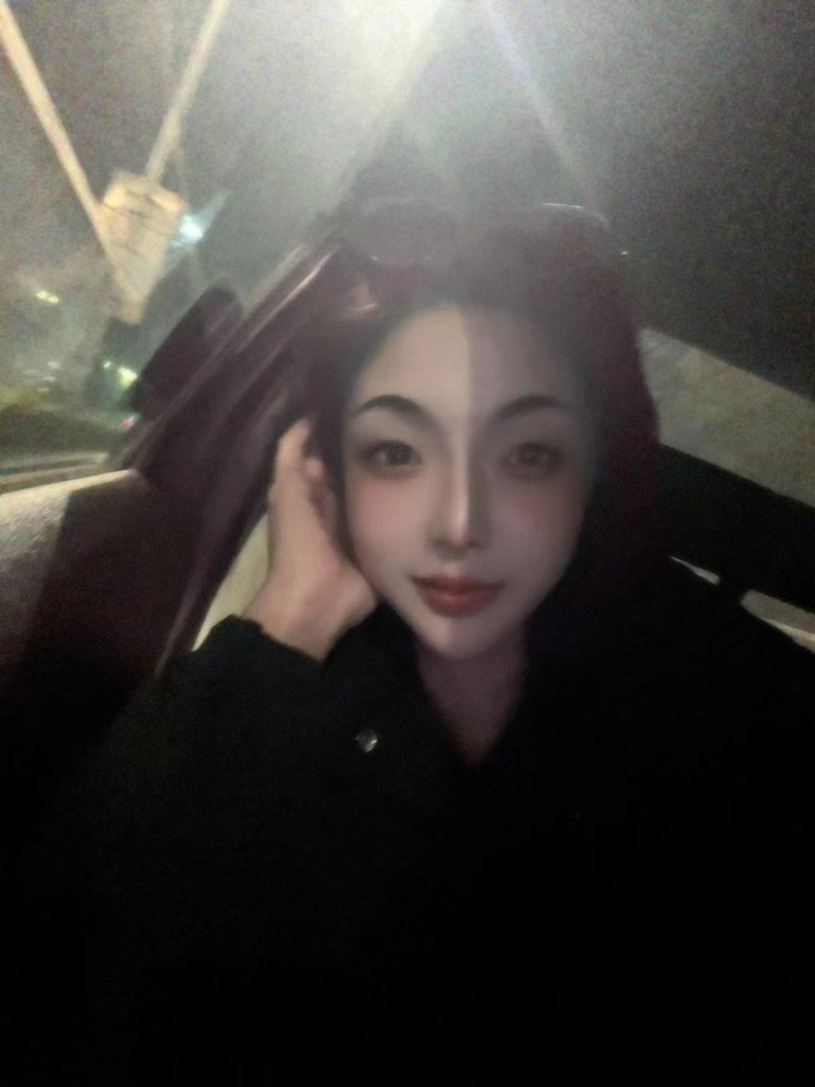 解决情绪的最好办法
就是酒精