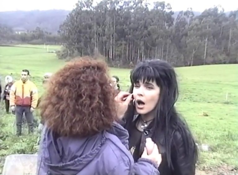 XabarinGal's tweet photo. 👩‍🎤 Unha das actrices foi Silvia Pintos antes de cambiar o nome para @SylviaSuperstar, cando aínda estaba en Aerolíneas Federales e aínda non montara #KillerBarbies https://t.co/CGZ6Vlqd3Z