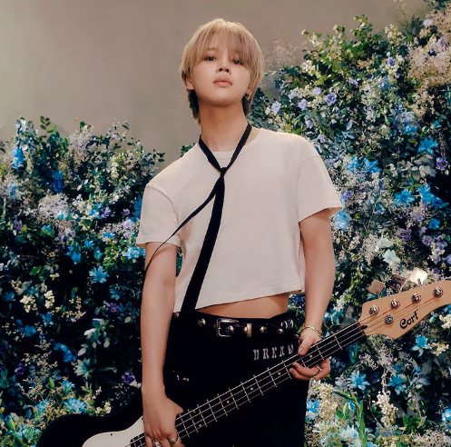 AboutMusicYT's tweet photo. Jimin becomes the first kpop soloist to win a Daesang at MAMA awards, since Taeyang in 2014. https://t.co/yfo6obfgSR