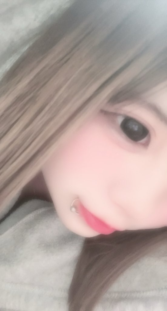 _ly11ic's tweet photo. 18歳なったのでおめでとうください🤤💓
#いいねでDM #いいねした人全員フォロー #自撮り界隈 #雰囲気嫌いじゃないよって人いいね #高校生と繋がりたい #話し相手募集 https://t.co/q2P0yCeIxK