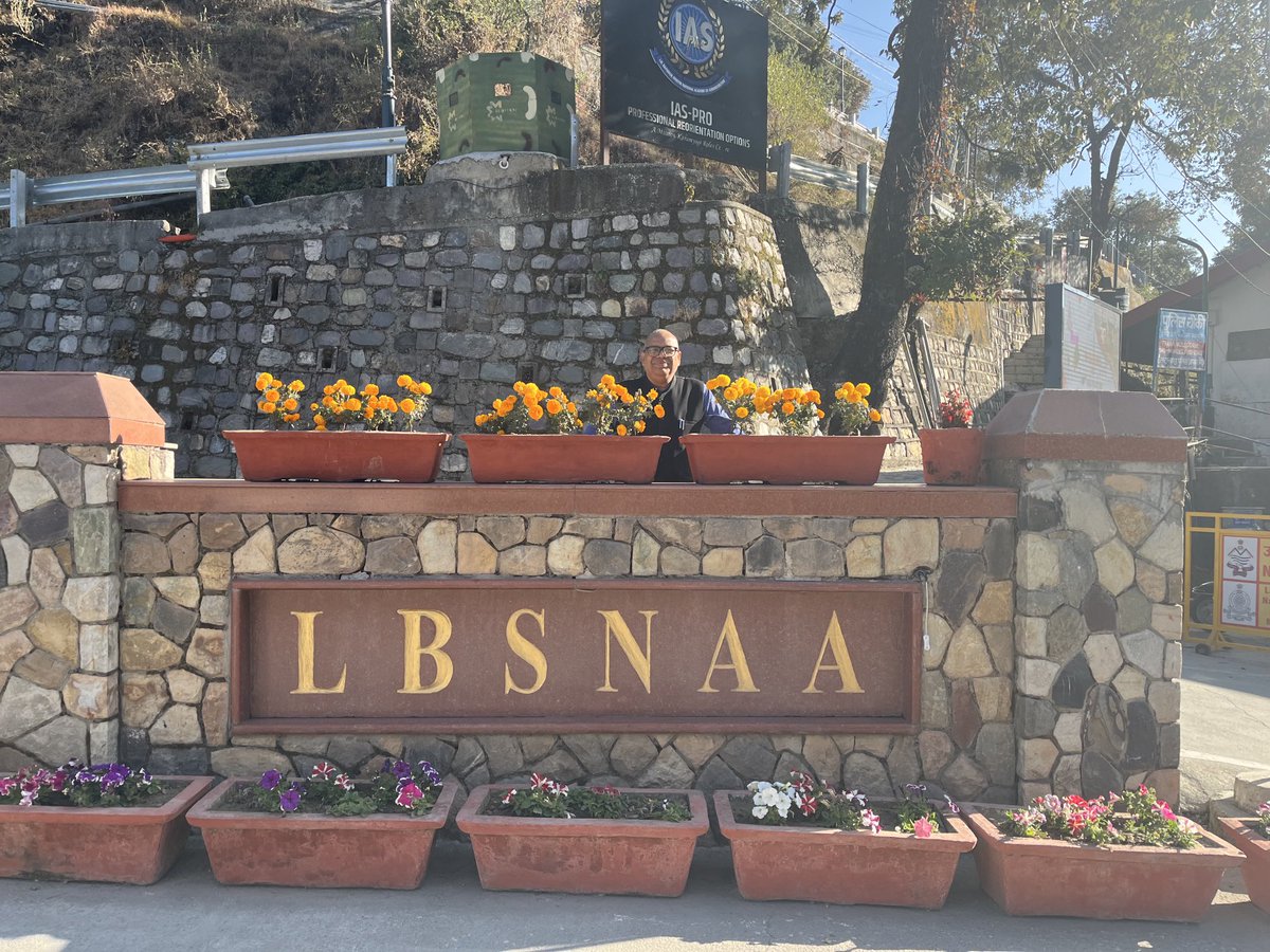 #87 For a Session on ‘Sustainability in Transportation: Green Logistics and Electric Mobility’ with senior officers and evaluation of their Presentations at LBSNAA Mussoorie. An absolutely engaging session where officers evinced a lot of interest in E Mobility.