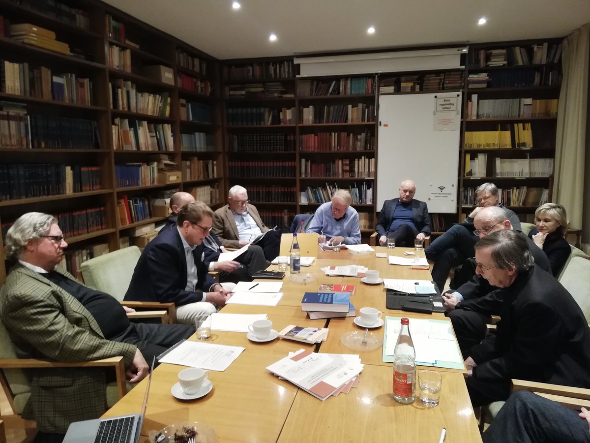 Am 20.-21.11 hat #HeidelbergerForum zur #Friedensethik wieder getagt. Diskutiert wurde zum Thema "Die Bundeswehr im neuen Modus der Landes- und Bündnisverteidigung – Wehrpflicht revisited?" 

Danke an alle Teilnehmenden für die spannenden Inputs und Diskussionsbeiträge!