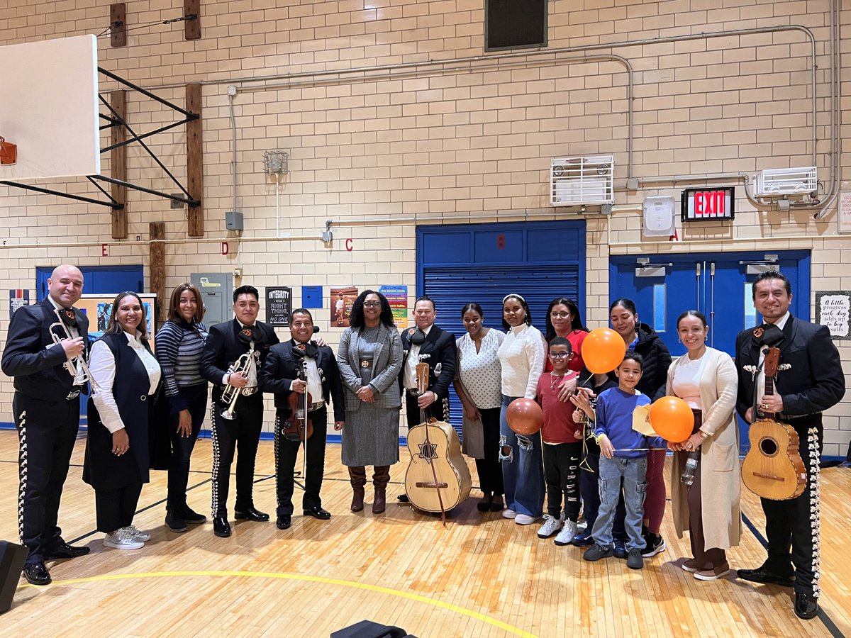 PS310X's tweet photo. Community, Connection, and Gratitude

Our PS 310 families came together for a heartwarming Unity Potluck! Thank you to all the families, teachers, and staff who contributed their time, dishes, and warm spirits to make this event so special.  @CSD10Bronx https://t.co/BXlPgsTnJt